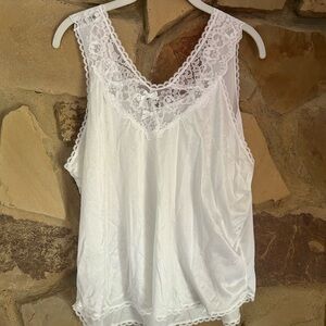 Vintage Women's White Lace Trim Sleepwear Top Y2K